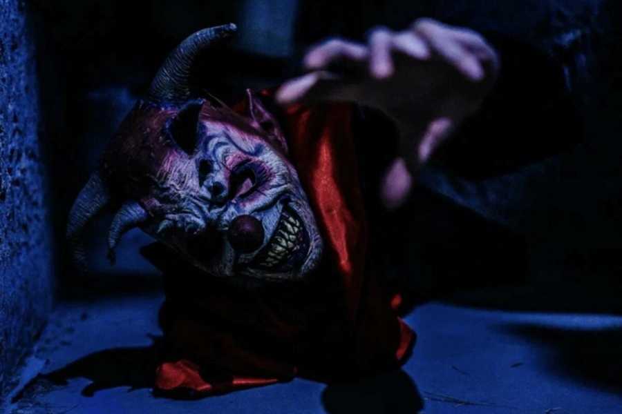 Квест в реальности Карнавал уродов: Хеллоуин от компании KK Team Квест в реальности Карнавал уродов: Хеллоуин от компании KK Team